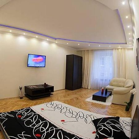 Appartement 1 Minute To Rynok Square à Lviv Chambre photo